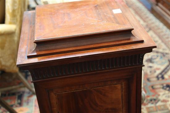 A pair of 19th century Adam design mahogany sideboard pedestals, W.1ft 7in. D.1ft 7.5in. H.3ft 2in.